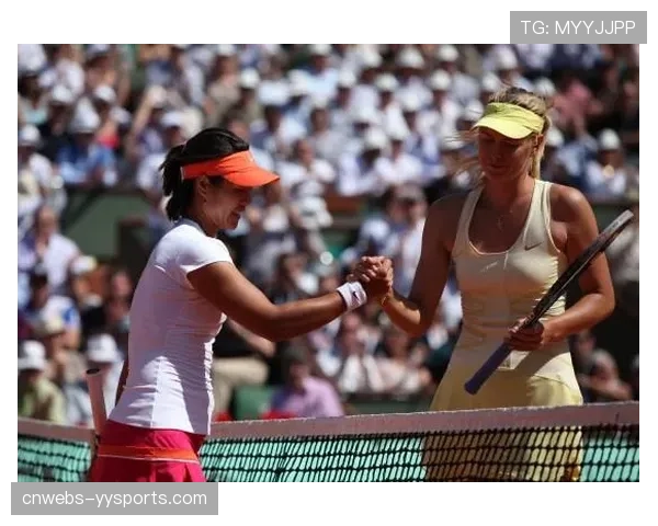 后台花絮：冠军与挑战者赛前在选手通道简短握手致意